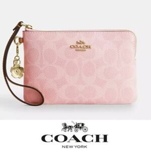 ❤️ Coach Corner Zip Wristlet In Signature Canvas With Charms